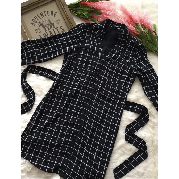 SOLD🚫Express Denali Grid Portofino Shirt Dress - Picture 4 of 8
